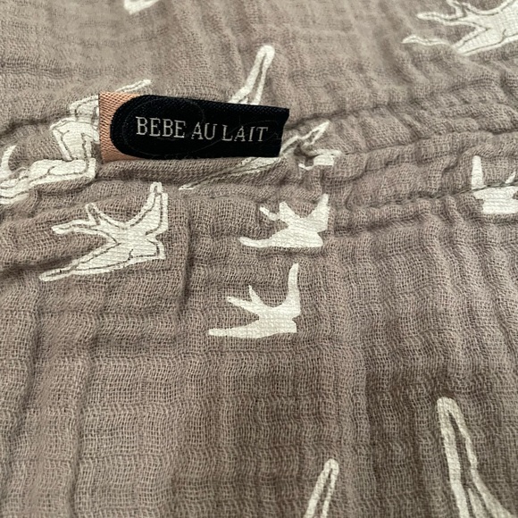 Bebe Au Lait Metro 5-in-1 Multi-Use Muslin Infinity Scarf Nursing - Picture 2 of 6